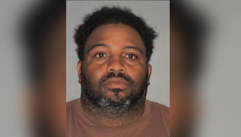 Dad arrested for threatening to fight daughter's middle school teacher