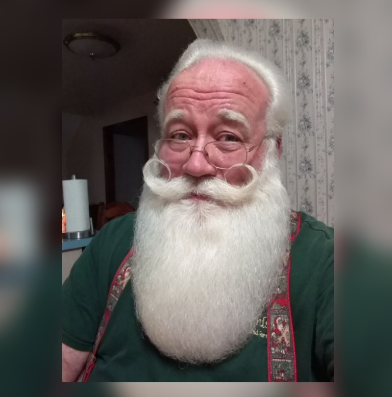 Terminally ill 5-year-old boy dies in Santa's arms