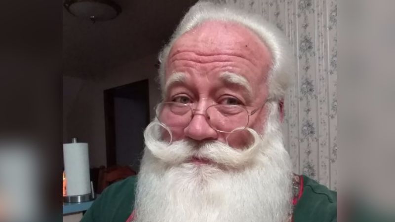 Newspaper: terminally ill child dying in Santa's arms can't be verified