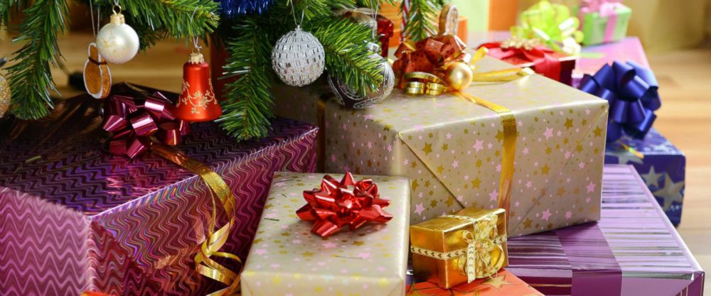 Police bearing gifts save holiday for 7-year-old