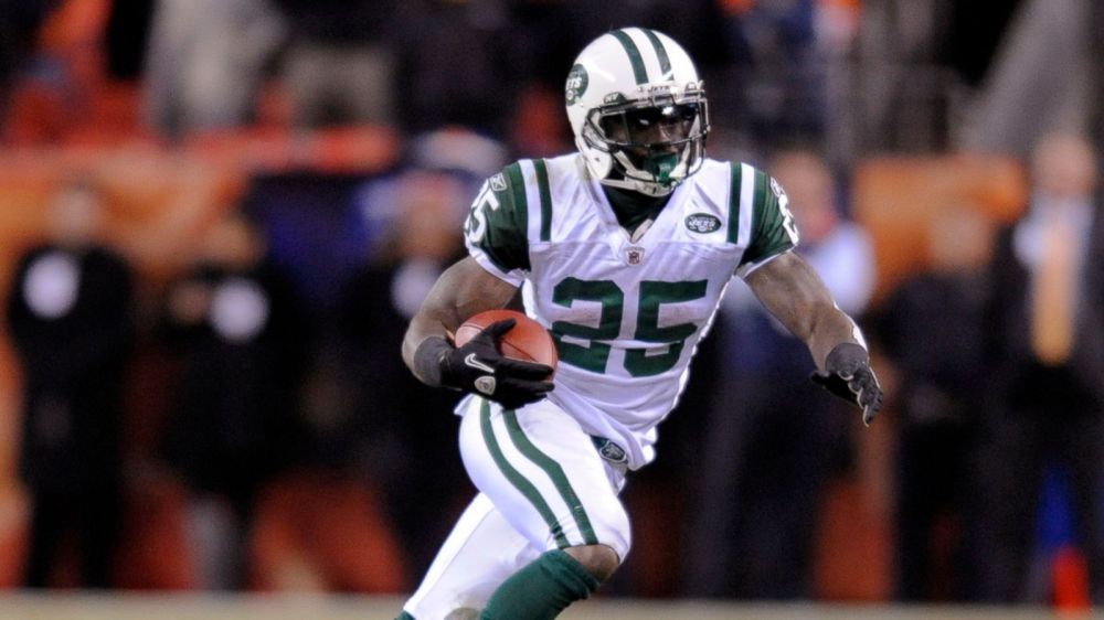 Joe McKnight's family meets with DA