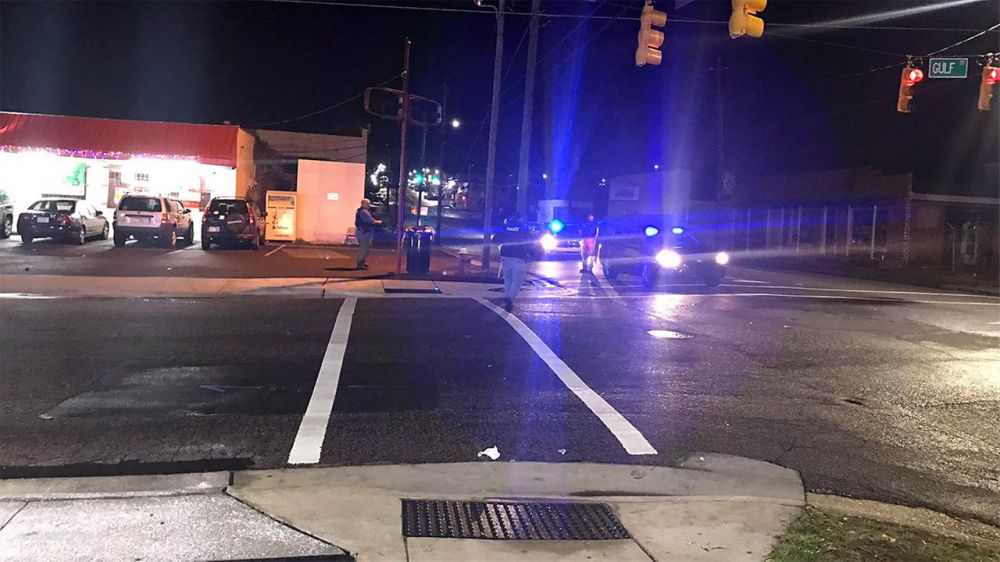 Police: 2 shot during Christmas parade in North Carolina