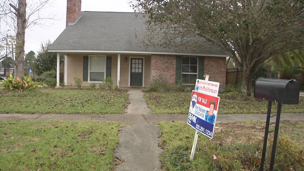 Homeowners selling flood-damaged home "as is"