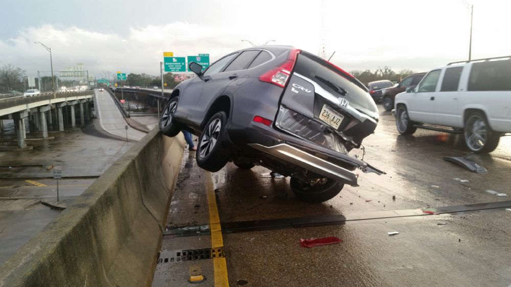Lanes of I-110 SB blocked at Government St due to crashes