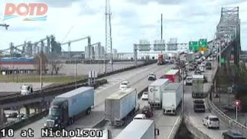UPDATE: Two lanes of I-10 West at Miss. River Bridge closed