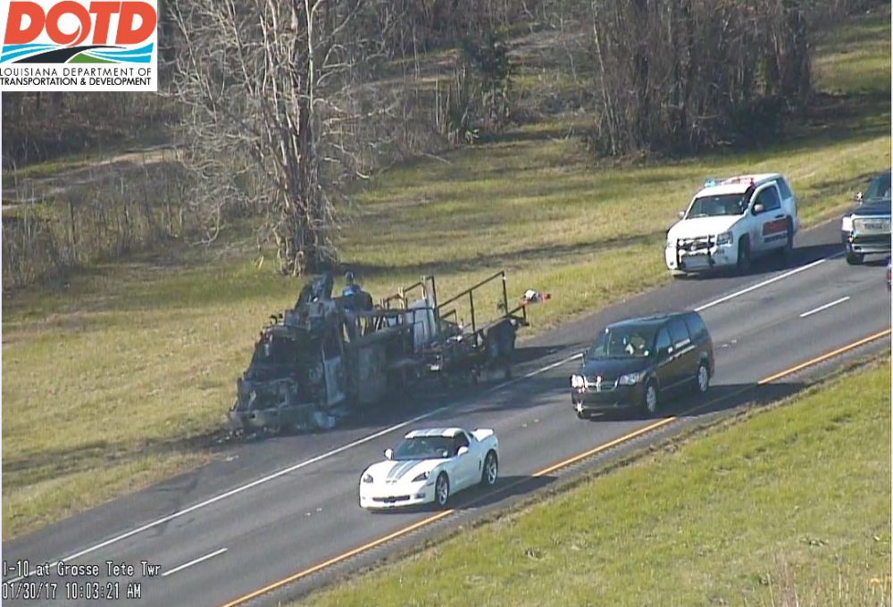 Left lane now open on I-10 EB near Grosse Tete exit