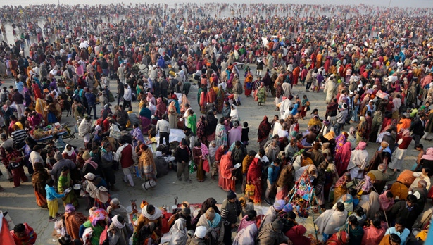 6 killed in stampede during Hindu festival in India