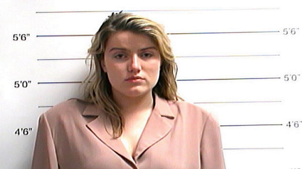 New Orleans woman kicked boyfriend's face in front of officer