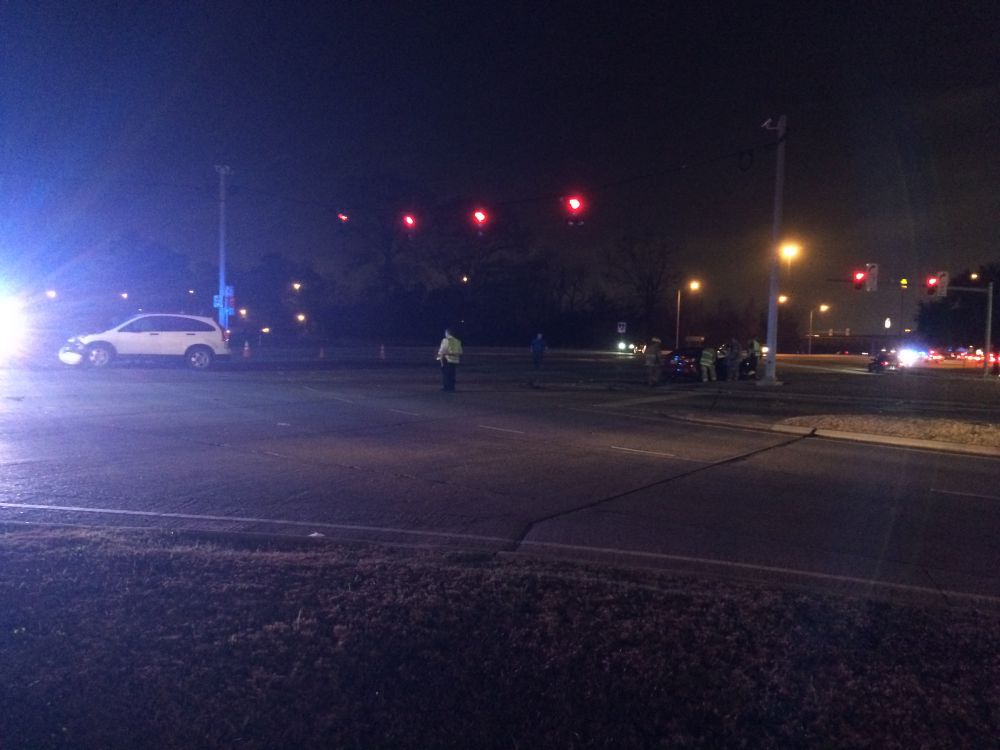Traffic diverted on Siegen Lane following crash
