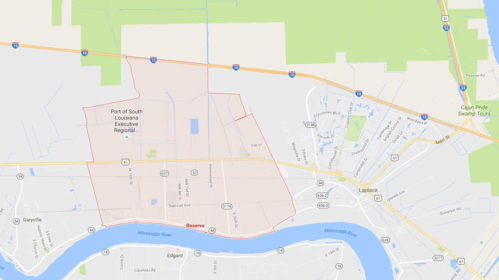 Barge spills 500 gallons of diesel into Mississippi River