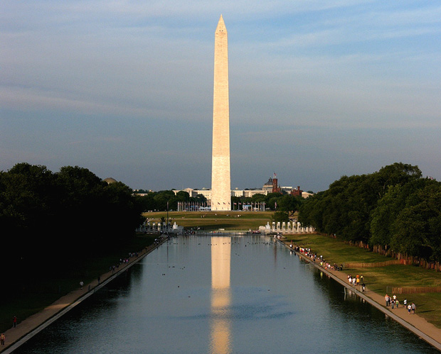 Washington Monument lights back on after being on the blink