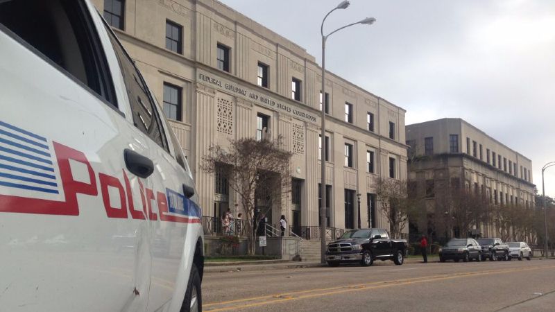 Suspicious package outside courthouse was 'bag of clothes'