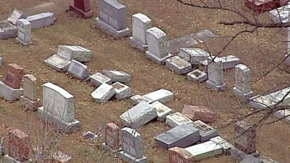 Support pours in for damaged Jewish cemetery near St. Louis