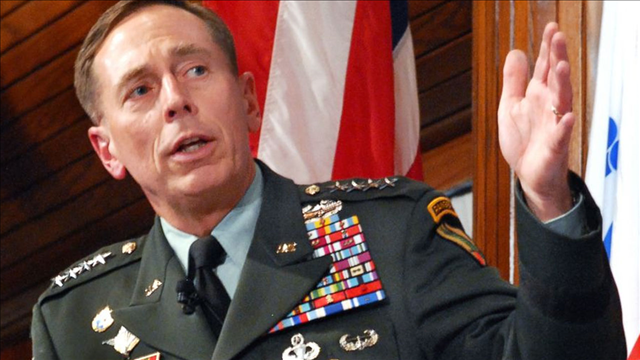 Petraeus says Trump order is blocking Iraqi general from US