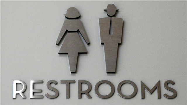 US withdraws stay request in transgender bathroom case