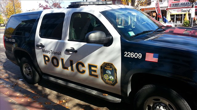 Police: 2 officers, 1 suspect wounded in DC shooting