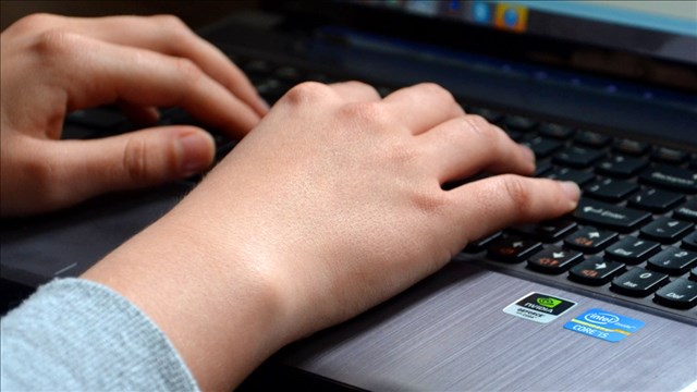 The new civics course in schools: How to avoid fake news