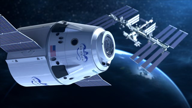 SpaceX makes good on space station delivery a day late