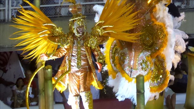 Brazil's Carnival kicks off with parades and street parties