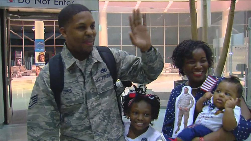 Soldier reunites with family and friends at Baton Rouge airport