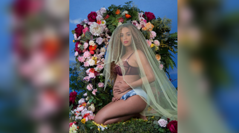 Beyonce announces she's pregnant with twins