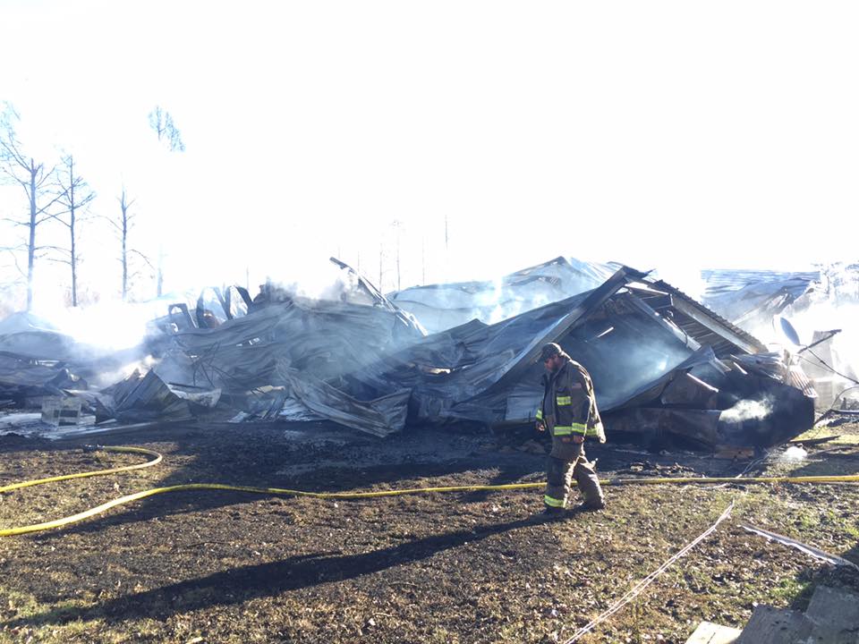 PHOTOS Large fire destroys Blind River Bar in Livingston Parish