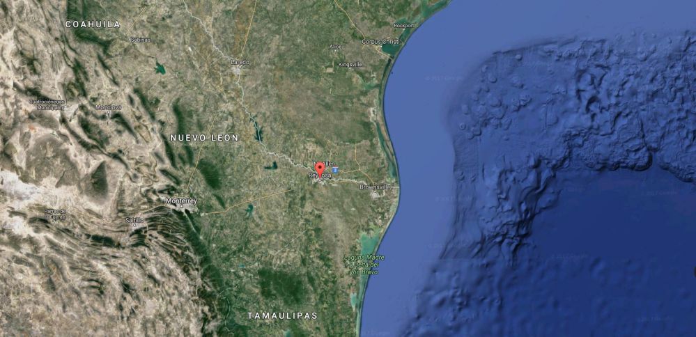 2 live men found tied to bridge in Mexican border city