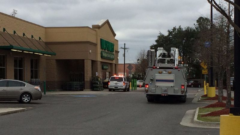 Firefighters investigating smoke at Old Hammond Hwy. Walmart