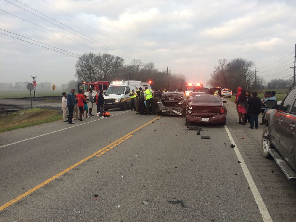 Multi-vehicle crash on LA 1 in New Roads, several hospitalized