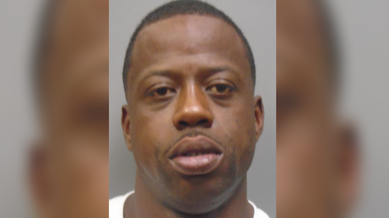 Armed robber gives up, pays for item instead