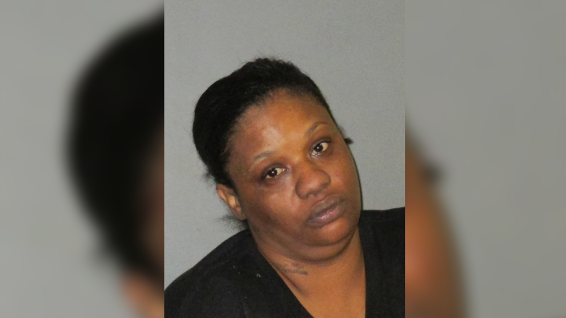 Woman arrested for stealing purse in casino parking lot, tries to flee