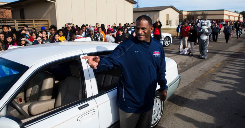 Ex-teacher's aide who faked cancer gets 6 months in prison