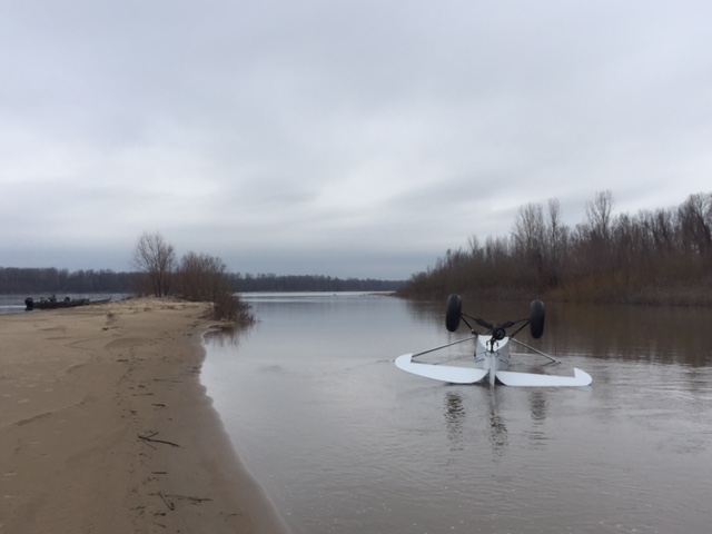 Mississippi pilot hospitalized after his small plane crashes