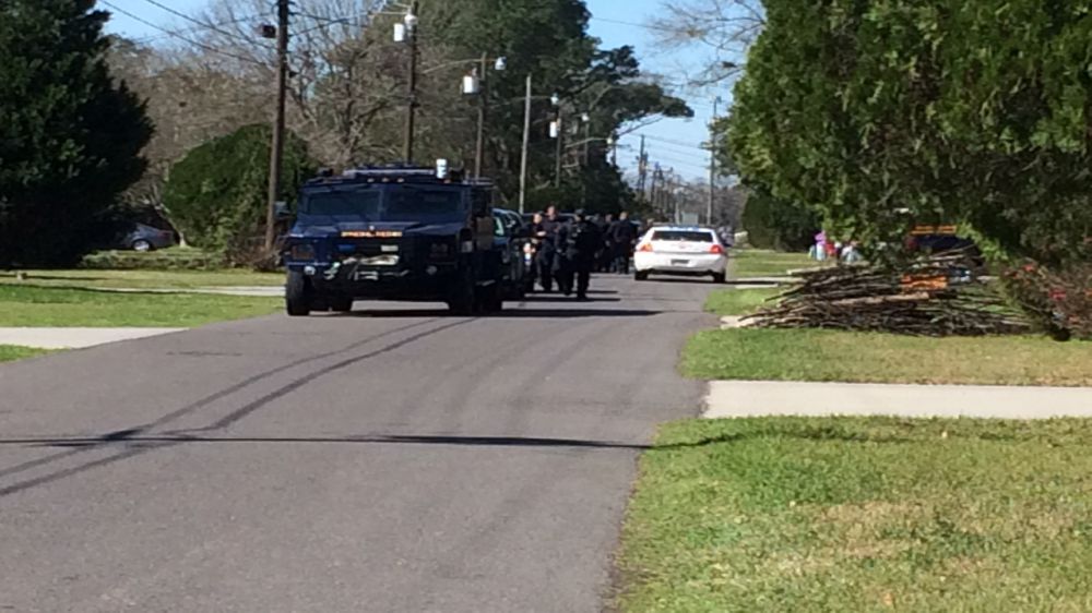 Special Response Team responds to Crown Ave. standoff