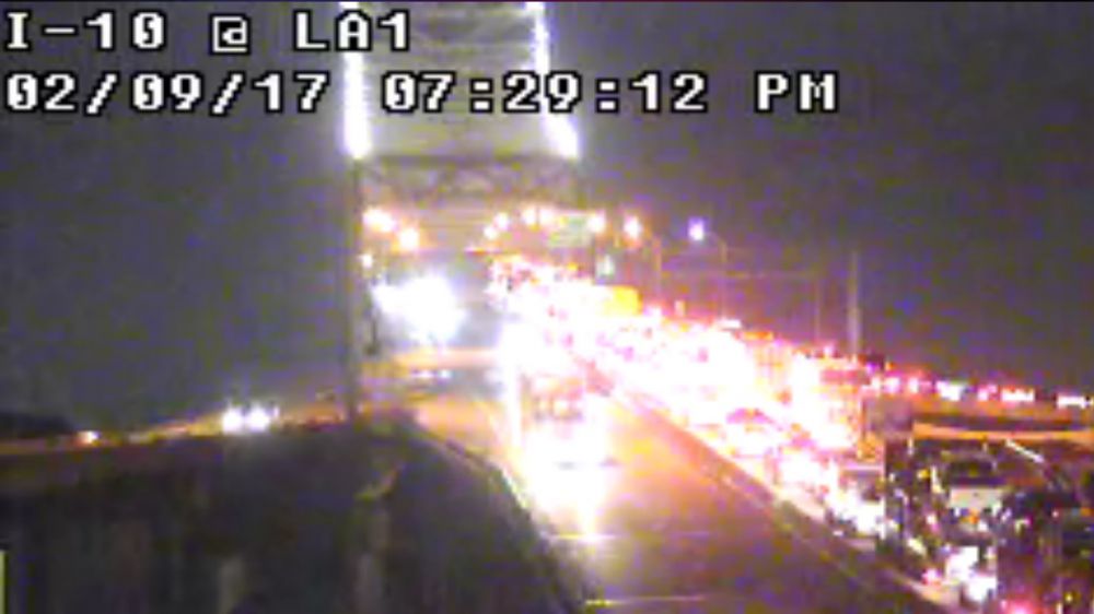 All lanes reopened on I-10 E following stalled tractor trailer