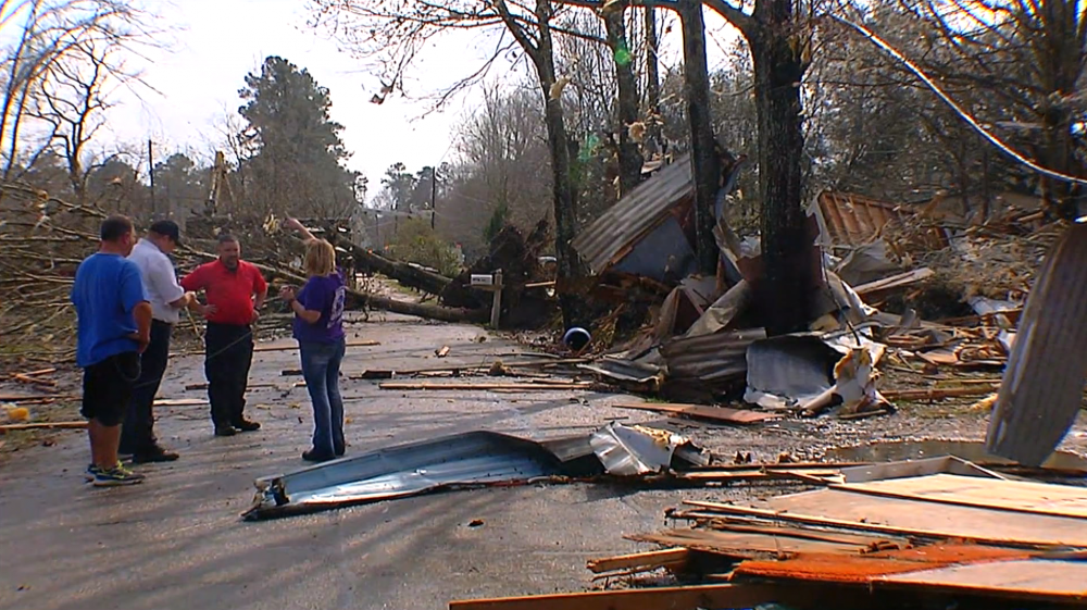 FEMA details federal aid programs for tornado victims