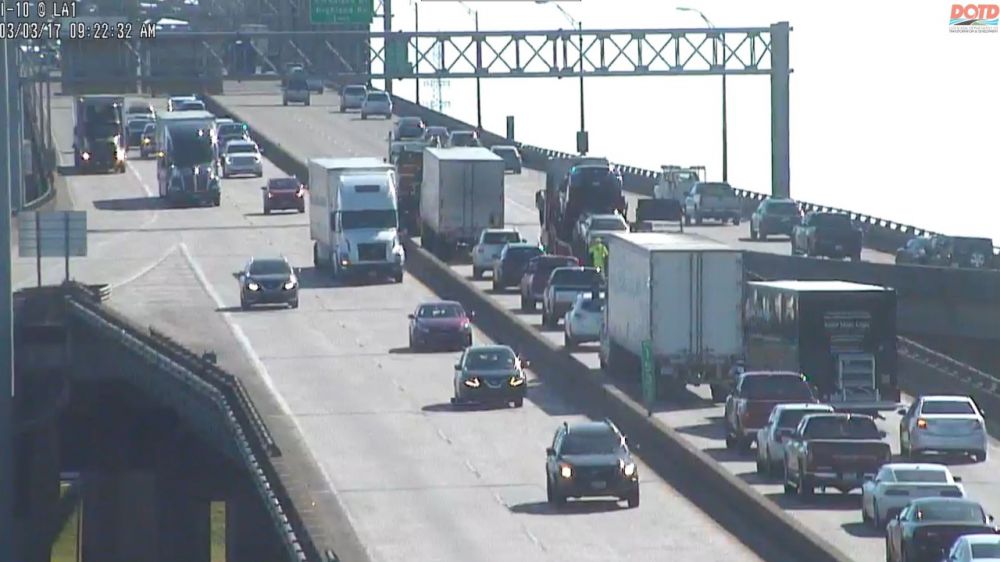 TRAFFIC ALERT: Delays after breakdown I-10 east on Mississippi River Bridge