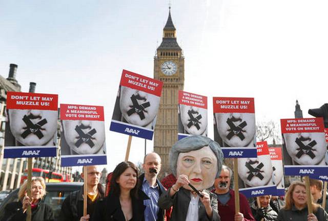 UK Parliament passes Brexit authorization bill