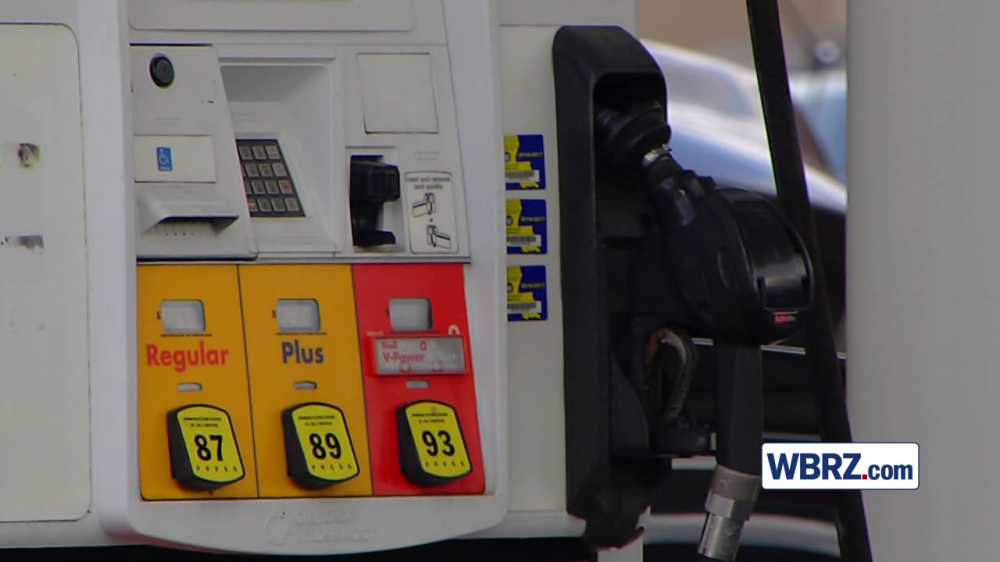 How to protect yourself against gasoline pump skimmers