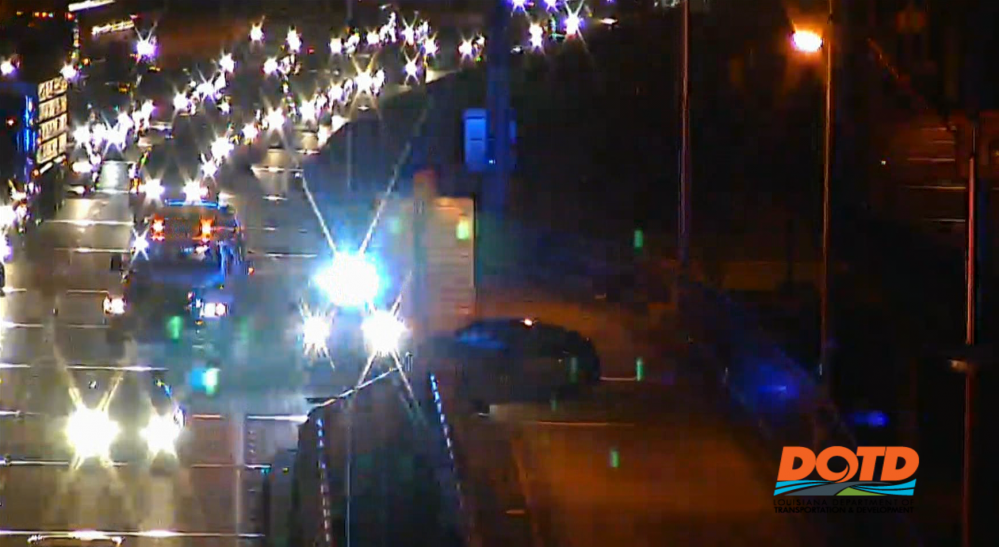 Lane reopens on I-110 South at Government St. after crash