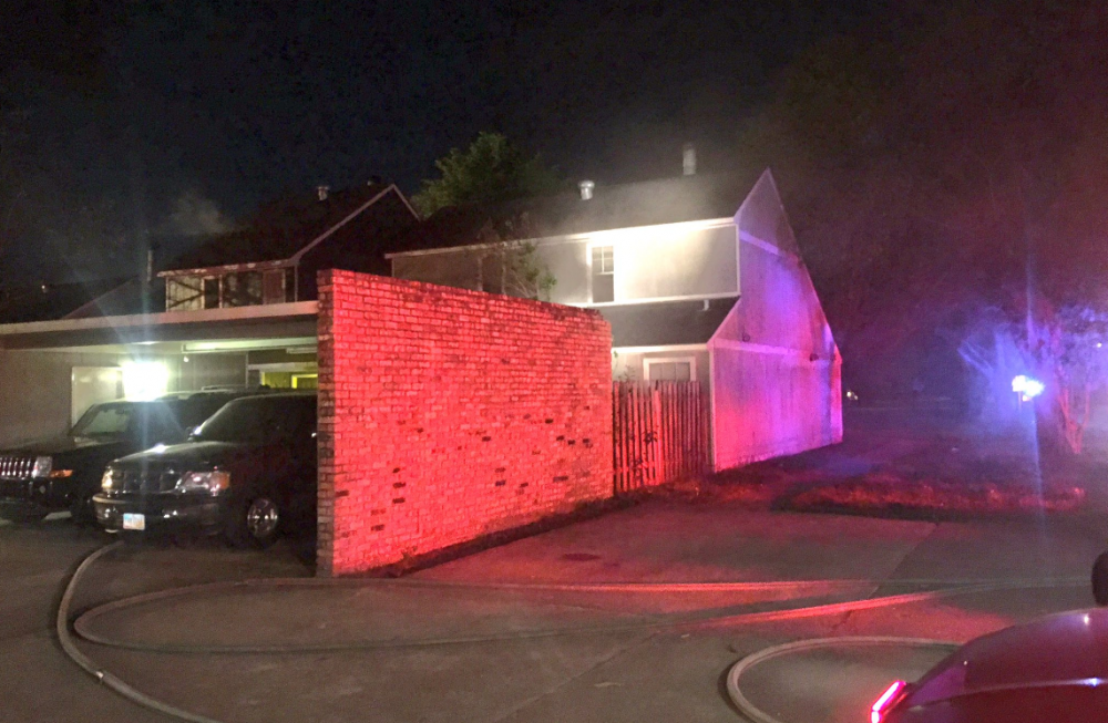 Apartment fire reported on Red Oak Drive