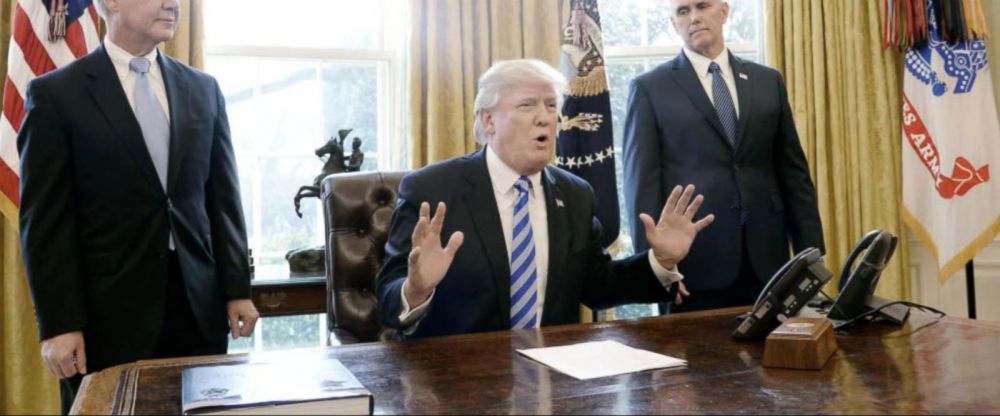 Trump attacks conservative lawmakers over health bill