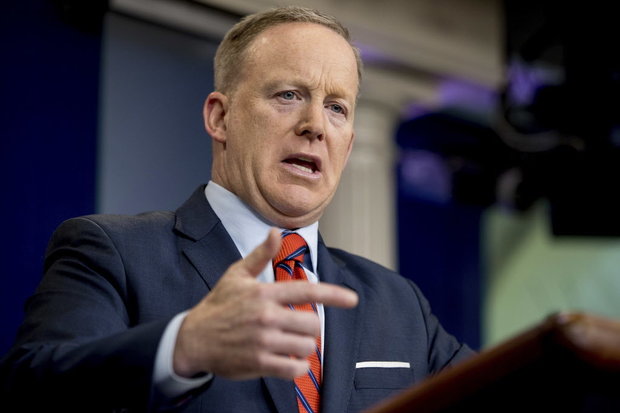 Spicer apologizes for 'insensitive' reference to Holocaust