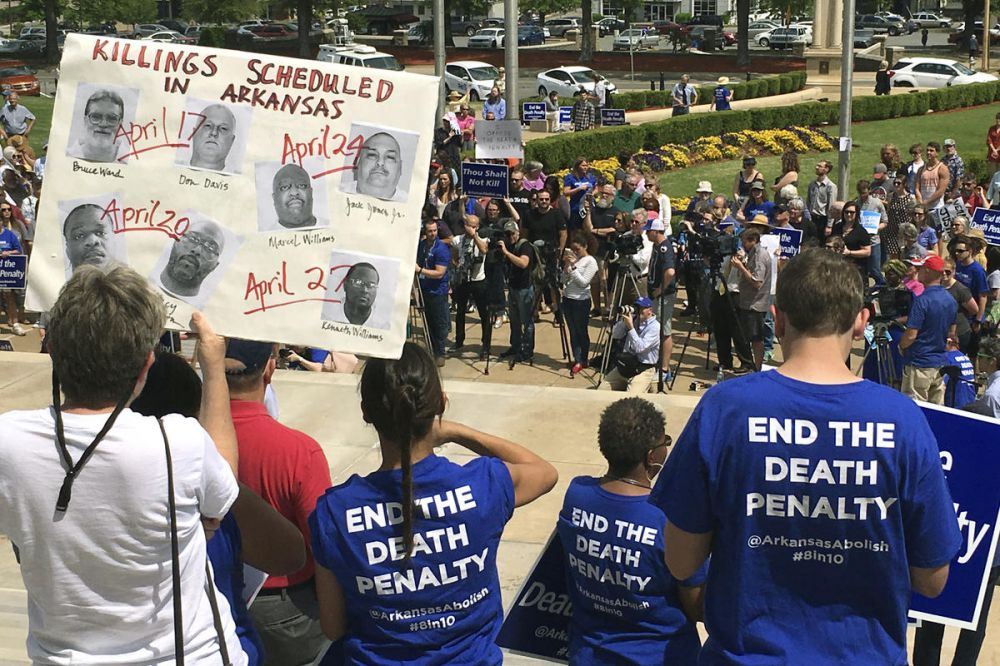 Judge halts Arkansas plan to execute inmates by end of month