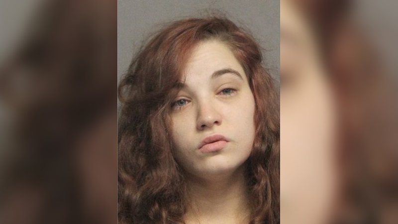 Woman accused of abandoning 2 toddlers with babysitter