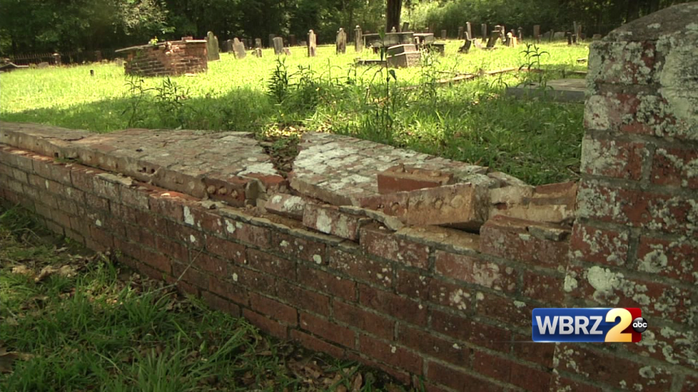 Sheriff seeking suspects for vandalism at East Feliciana cemetery