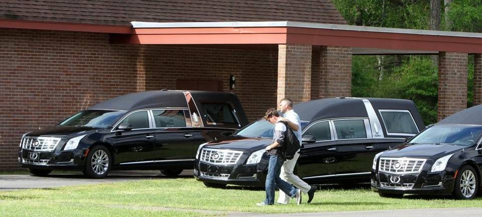 3 siblings killed in a car wreck