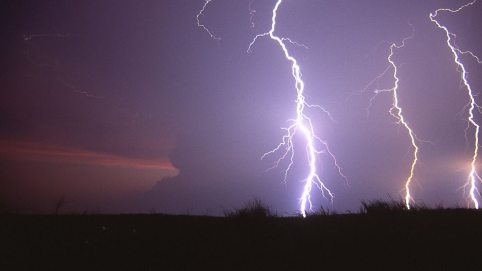 Man struck by lightning in south Mississippi