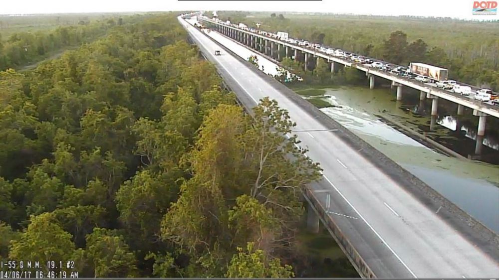 Prison van crash closes I-55 south of Ponchatoula