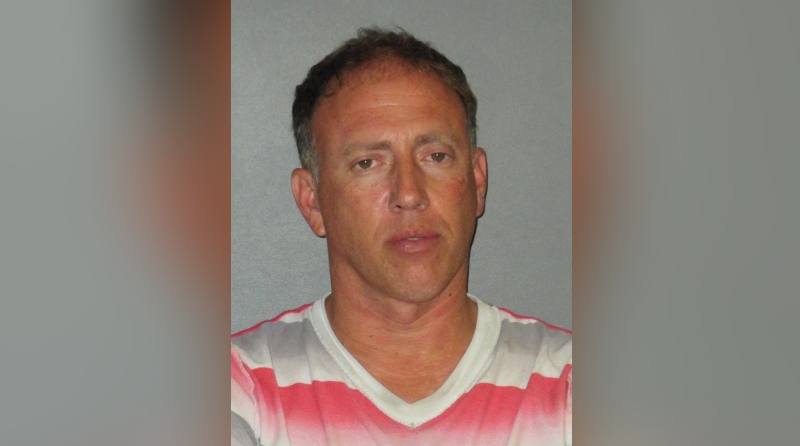 Police: man used pizza box to rob woman on Wilshire Drive